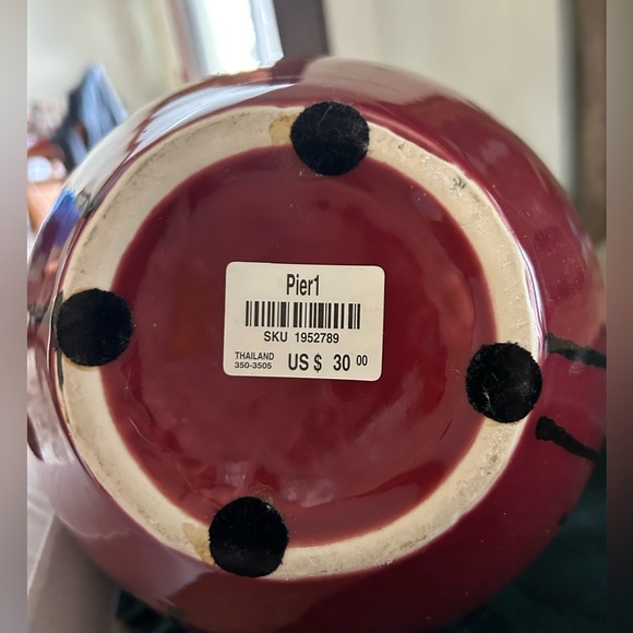 Pier 1 red and black ceramic vase - Picture 4 of 4